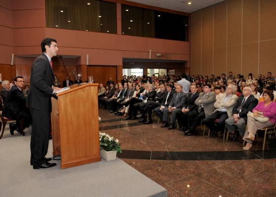 El lanzamiento del plan quinquenal de la salud fue encabezado por el gobernador Urtubey.