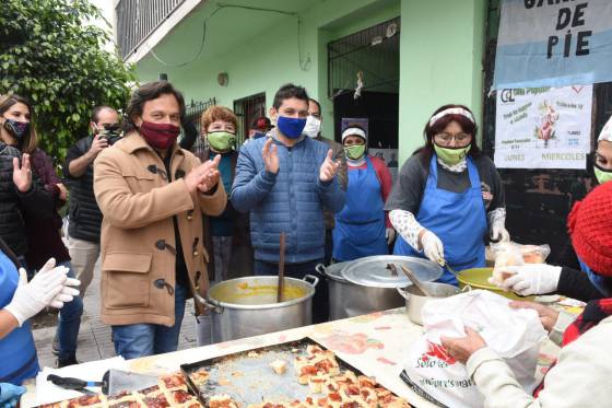 En Villa Soledad el Gobernador visitó el comedor del movimiento Libres del Sur