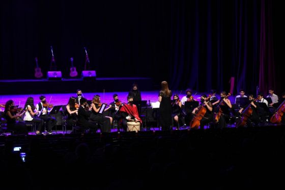 Con un recorrido de momentos, historias, valores y canciones se rindió tributo a Juan Carlos Saravia. El gobernador Gustavo Sáenz acompañado por Elena Cornejo participó del homenaje que se realizó en el Teatro Provincial