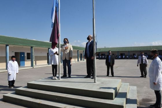 En la escuela Juan José Valle de barrio Libertad, el gobernador Gustavo Sáenz dio inicio al ciclo lectivo 2021 en la provincia de Salta