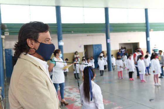 En la escuela Juan José Valle de barrio Libertad, el gobernador Gustavo Sáenz dio inicio al ciclo lectivo 2021 en la provincia de Salta