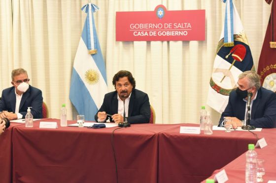 El Gobernador de Salta junto a sus pares de Jujuy y Catamarca firmaron el acta constitutiva de la Mesa de litio e hicieron una declaración conjunta para promover estrategias comunes que desarrollen la actividad