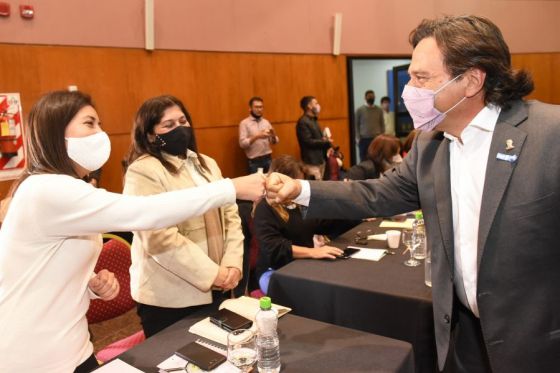 El gobernador Gustavo Sáenz y la ministra de Mujeres, Géneros y Diversidad Elizabeth Gómez firmaron un acuerdo para implementar el Sistema Integrado de Casos de Violencia por Motivos de Género (SICVG)