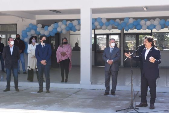 La obra beneficia a más de 150 alumnos de la ruralidad que compartían el edificio escolar y ahora “cumplen su sueño de tener aulas propias”.