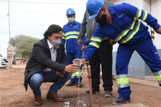 El gobernador Gustavo Sáenz inauguró el nuevo acueducto en Los Blancos que fue ejecutado con fondos provinciales para la provisión de agua segura a los vecinos de la zona