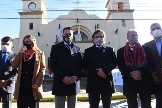 El gobernador Gustavo Sáenz encabezó los actos centrales por los 205 años de Independencia Nacional en Campo Quijano, localidad que además celebró los cien años de su municipalización