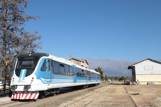 Luego de 50 años sin cubrir el trayecto Campo Quijano - Salta, el tren urbano al Valle de Lerma Gesta Gaucha iniciará sus servicios diarios