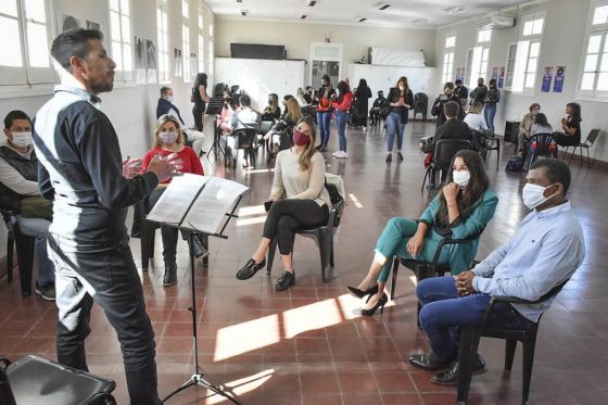 La Provincia inauguró el Centro Cultural del Polo Integral de las Mujeres un espacio abierto, participativo, flexible e inclusivo en donde se busca propiciar, a través del arte, un desarrollo social integral y equitativo