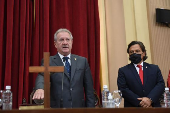 El gobernador Gustavo Sáenz participó en el recinto de sesiones de la Legislatura provincial, de la sesión preparatoria de la Convención Constituyente que tendrá la misión de reformar parcialmente la Constitución de Salta.