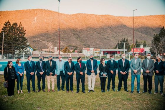 Los gobernadores de Salta, Jujuy y Catamarca firmaron el Tratado Interprovincial que constituye a la región como un área territorial natural del país, “sentando las bases para generar condiciones de reciprocidad.