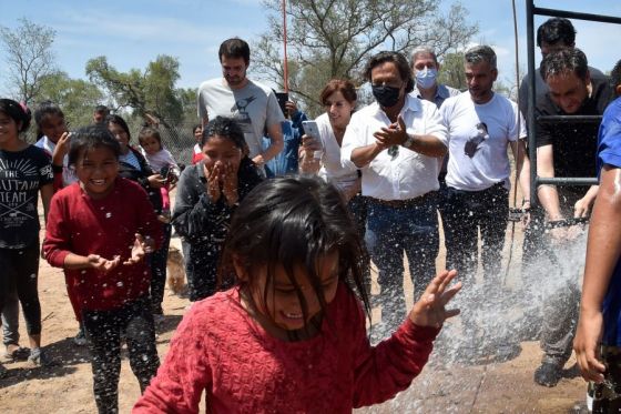 El gobernador Gustavo Sáenz y el ministro de Ambiente y Desarrollo Sostenible de la Nación Juan Cabandié inauguraron 7 pozos de agua potable, todos con energía solar, destinados a las comunidades wichi de Santa Victoria Este y Rivadavia