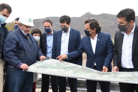 En el Parque Industrial de Salta, el gobernador Gustavo Sáenz junto a los ministros de Obras Públicas Gabriel Katopodis y del Interior Eduardo de Pedro recorrieron las obras de ampliación de la red de desagües pluviales