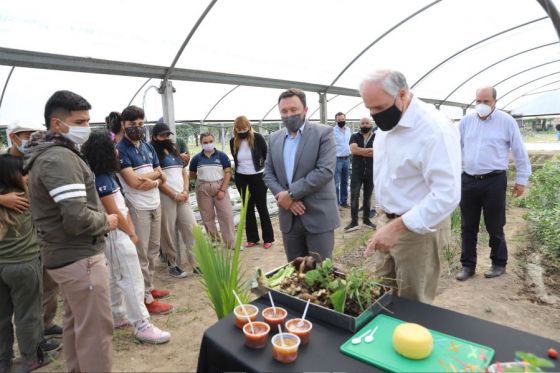 El ministro de Educación, Cultura, Ciencia y Tecnología, Matías Cánepa, visitó la escuela técnica N° 3.122 Martín Miguel de Güemes, donde se interiorizó sobre los avance de las obras que se llevan adelante.