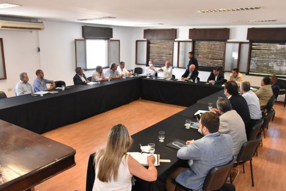 El ministro de Infraestructura, Sergio Camacho, presentó a senadores un detalle de lo ya ejecutado en materia de obra pública este año, de acuerdo al Plan Estratégico Federal provincial.