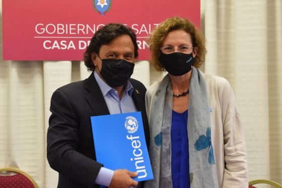 El gobernador Gustavo Sáenz recibió en Casa de Gobierno a la representante de UNICEF Argentina Luisa Brumana y su equipo, quienes les presentaron el Programa de Cooperación de UNICEF en el país