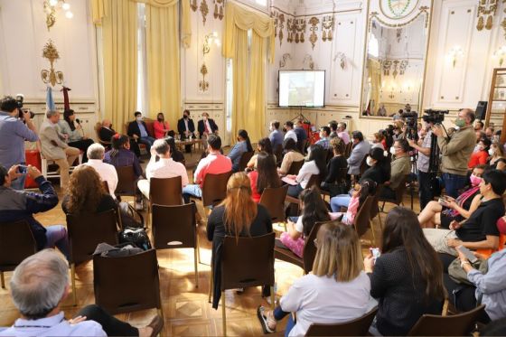 La ministra de Desarrollo Social participó en el encuentro y fue parte de la mesa 