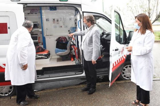 El Gobierno provincial recibió de la Nación dos nuevas ambulancias de alta complejidad para las áreas operativas de Santa Victoria Este y Aguas Blancas.