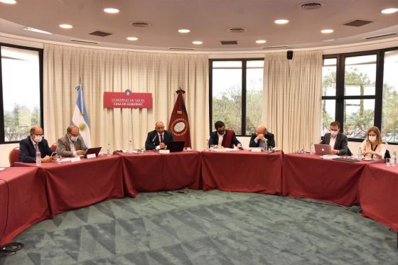 Ministros del Ejecutivo Provincial presentaron desde Casa de Gobierno el Presupuesto 2022, ante senadores y diputados presentes en el recinto de la Cámara de Diputados, mediante la modalidad virtual bimodal.