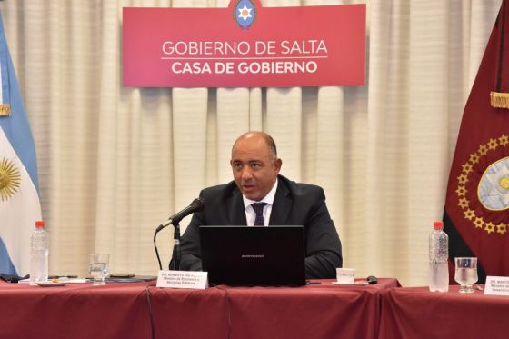 Ministros del Ejecutivo Provincial presentaron desde Casa de Gobierno el Presupuesto 2022, ante senadores y diputados presentes en el recinto de la Cámara de Diputados, mediante la modalidad virtual bimodal.