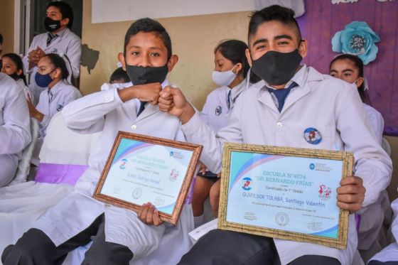 Se realizó el acto de cierre del ciclo lectivo 2021 en la escuela Nº 4074 “Dr. Bernardo Frías” de la localidad de Guachipas que contó con la presencia del Ministro de Educación, Matías Cánepa, el equipo directivo y docentes de la institución