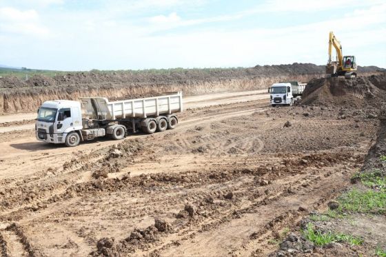 El ministro Camacho recorrió los trabajos que unirán la ruta 28 con la avenida Bolivia, en la zona norte de la ciudad de Salta.