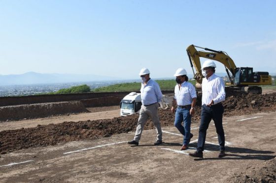 Sáenz verificó la obra que se está realizando en la zona que unirá la ruta provincial 28 con la avenida Bolivia. “Esta es una obra muy grande, muy importante y muy esperada por los salteños”