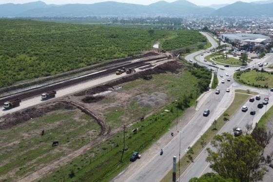 Sáenz verificó la obra que se está realizando en la zona que unirá la ruta provincial 28 con la avenida Bolivia. “Esta es una obra muy grande, muy importante y muy esperada por los salteños”