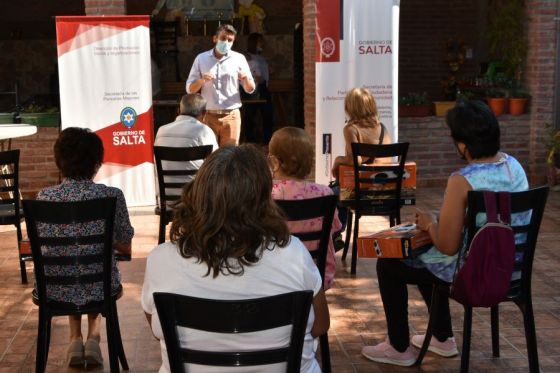 La Secretaría de Participación Ciudadana, en conjunto con la Secretaria de Personas Mayores realizó la entrega de 18 anafes eléctricos para abuelos del club “Nuestra Señora del Carmen” de barrio San Antonio.