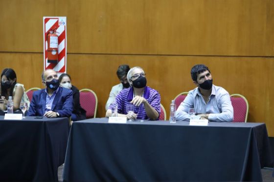 Ministros del Ejecutivo Provincial dialogaron con referentes gremiales de las áreas de educación, salud, seguridad y administración central.