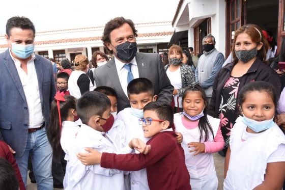 El gobernador Gustavo Sáenz inauguró oficialmente el ciclo lectivo 2022 en la provincia en la escuela N° 4752 “Dody Aráoz Costas de Jovanovics Usandivaras” de Campo Quijano