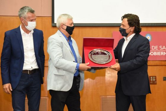 El gobernador Gustavo Sáenz recibió en Casa de Gobierno a los jugadores, cuerpo técnico y dirigentes del Centro Juventud Antoniana que lograron el ascenso al Torneo Federal A