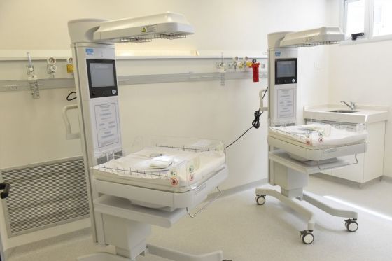 El mandatario acompañó la inauguración de la UTI pediátrica y de neonatología del Hospital Privado Tres Cerritos, donde se habilitaron 6 camas pediátricas y 8 cunas neonatales.