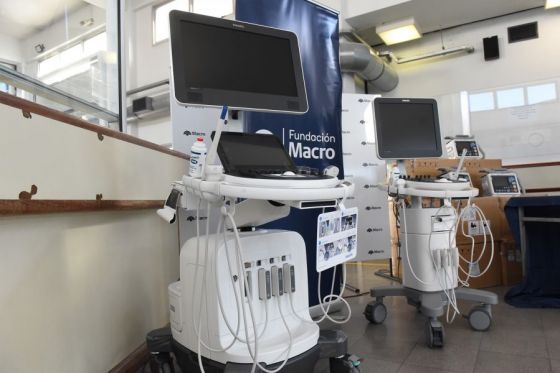 El Gobernador habilitó el nuevo sector administrativo y departamento médico en el subsuelo del nosocomio sumando de forma permanente 144 nuevas camas. Además entregó equipamiento de última generación.