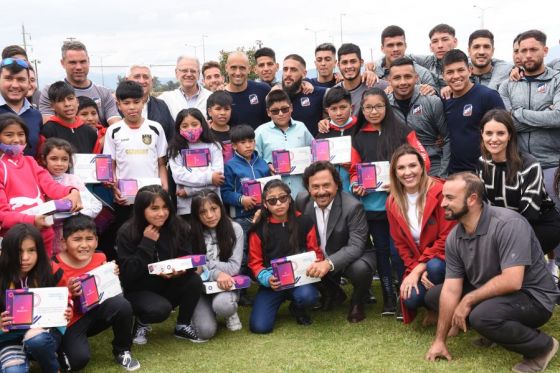 Los chicos, que están en Salta en viaje de estudios, pertenecen a la comunidad originaria atacama de la puna salteña