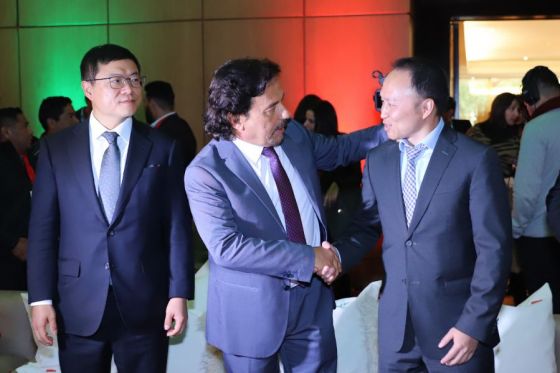 El Gobernador junto a las autoridades de Ganfeng Lithium inauguró el inicio de la construcción del proyecto en el Salar de Llullailaco