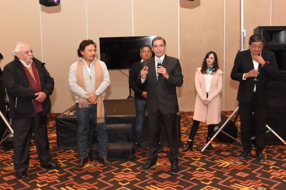 Los periodistas de la provincia celebraron su día en una fiesta organizada por el Gobierno de Salta. El gobernador Sáenz los agasajó y resaltó la labor que desarrollan diariamente “comprometidos con la verdad”.