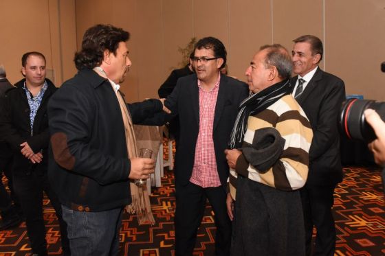 Los periodistas de la provincia celebraron su día en una fiesta organizada por el Gobierno de Salta. El gobernador Sáenz los agasajó y resaltó la labor que desarrollan diariamente “comprometidos con la verdad”.