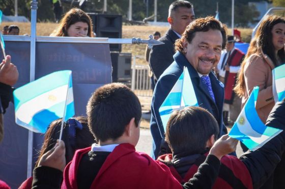 En el 202° aniversario del fallecimiento del General Manuel Belgrano, el gobernador Gustavo Sáenz, acompañado por su esposa Elena Cornejo, presidió  el acto oficial por el Día de la Bandera