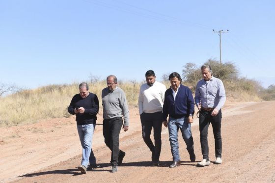 El Gobernador estuvo en La Candelaria donde se realiza la obra que se extenderá por 12,62 kilómetros, desde el ingreso a la localidad al empalme con la nacional 9