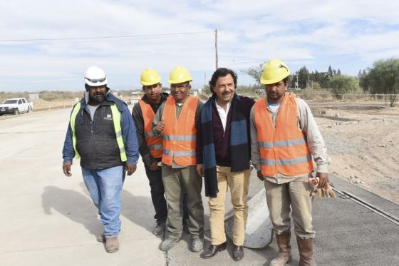 El mandatario verificó las obras que se desarrollan en el predio, que presentan un avance del 15% y emplean casi un centenar de personas