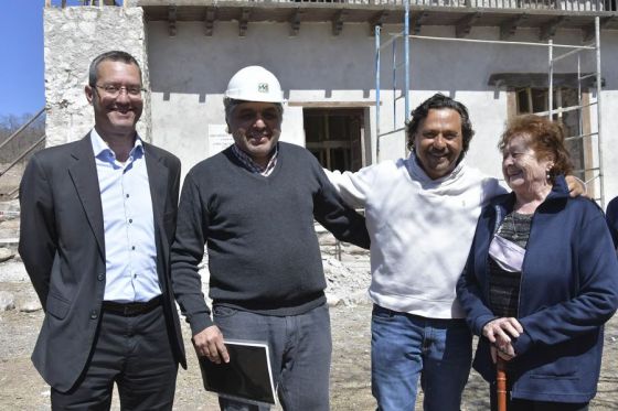 En Cobos, el gobernador Gustavo Sáenz habilitó el adoquinado de la avenida J. Cornejo, vía de acceso a la localidad perteneciente al municipio de Campo Santo.