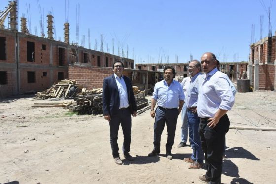 Junto al intendente Solís supervisó los avances en el predio del nuevo Parque Industrial, la construcción de 48 viviendas y la ampliación del hospital cabecera Melchora Figueroa de Cornejo