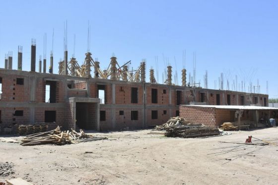 Junto al intendente Solís supervisó los avances en el predio del nuevo Parque Industrial, la construcción de 48 viviendas y la ampliación del hospital cabecera Melchora Figueroa de Cornejo