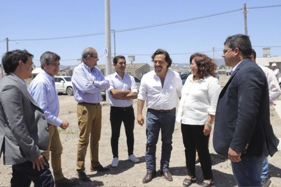 En Cerrillos Sáenz supervisó obras de viviendas, agua y saneamiento