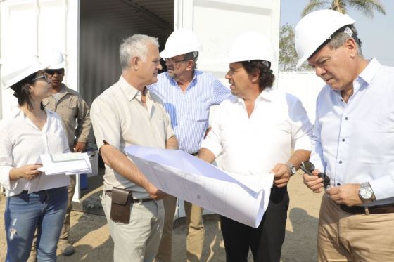 El gobernador Gustavo Sáenz entregó al Consorcio de Pavimentación del Norte, una motoniveladora más un camión volquete para el mantenimiento y mejoramiento de los caminos vecinales, comunales y productivos