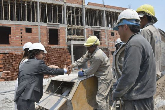 Está ubicado en barrio Pereyra Rozas. Es un complejo habitacional que se adjudicará en comodato a personas mayores de 60 años