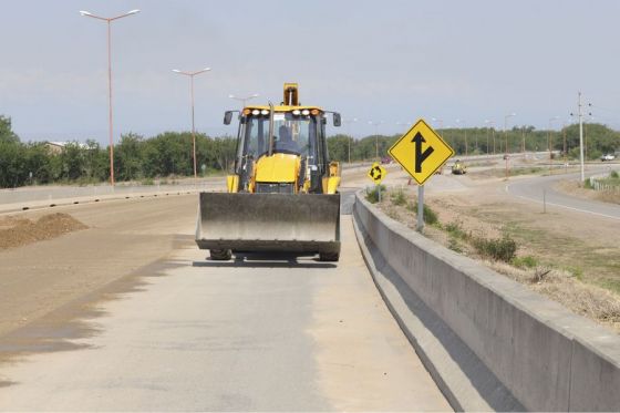 El Gobernador inspeccionó el tramo final de los 23 kilómetros en que se realiza la reconstrucción de calzada de la autopista sobre la ruta nacional 50