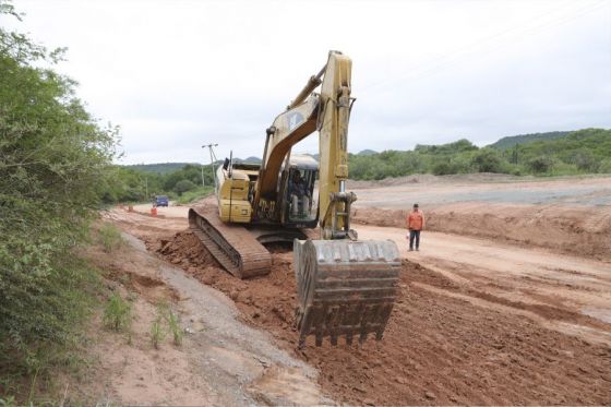 En el municipio, el Gobernador recorrió la obra de remodelación del complejo deportivo y destacó que, próxima a cumplir 150 años, La Candelaria tendrá su ingreso por RP 35 asfaltado.