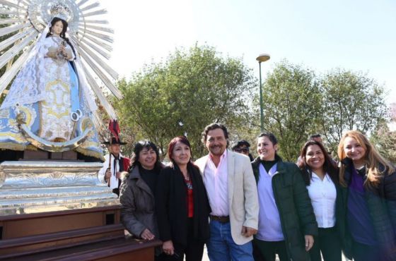 El gobernador Sáenz, junto al personal de la Administración Pública Provincial, recibió a los Santos Patronos que por segundo año consecutivo visitaron el Centro Cívico Grand Bourg