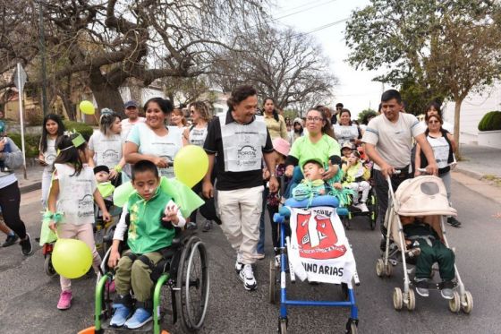 l Gobernador de Salta estuvo presente en el Monumento a Güemes desde donde partió la carrera con más de 300 participantes de las modalidades participativa y competitiva. El slogan que convocó este año fue 